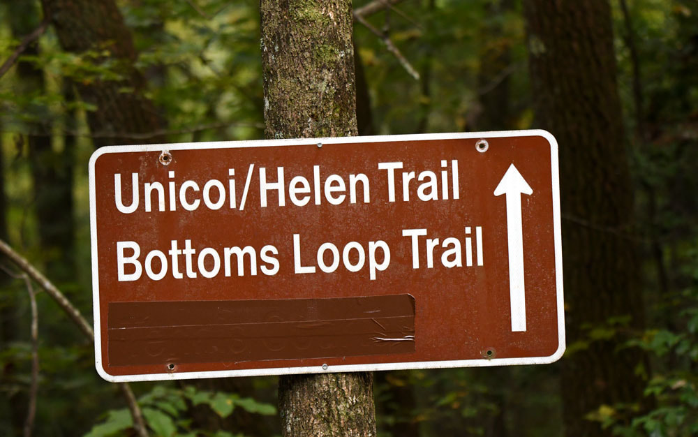 Unicoi Helen Bottoms Loop Trail sign at Unicoi State Park Picture